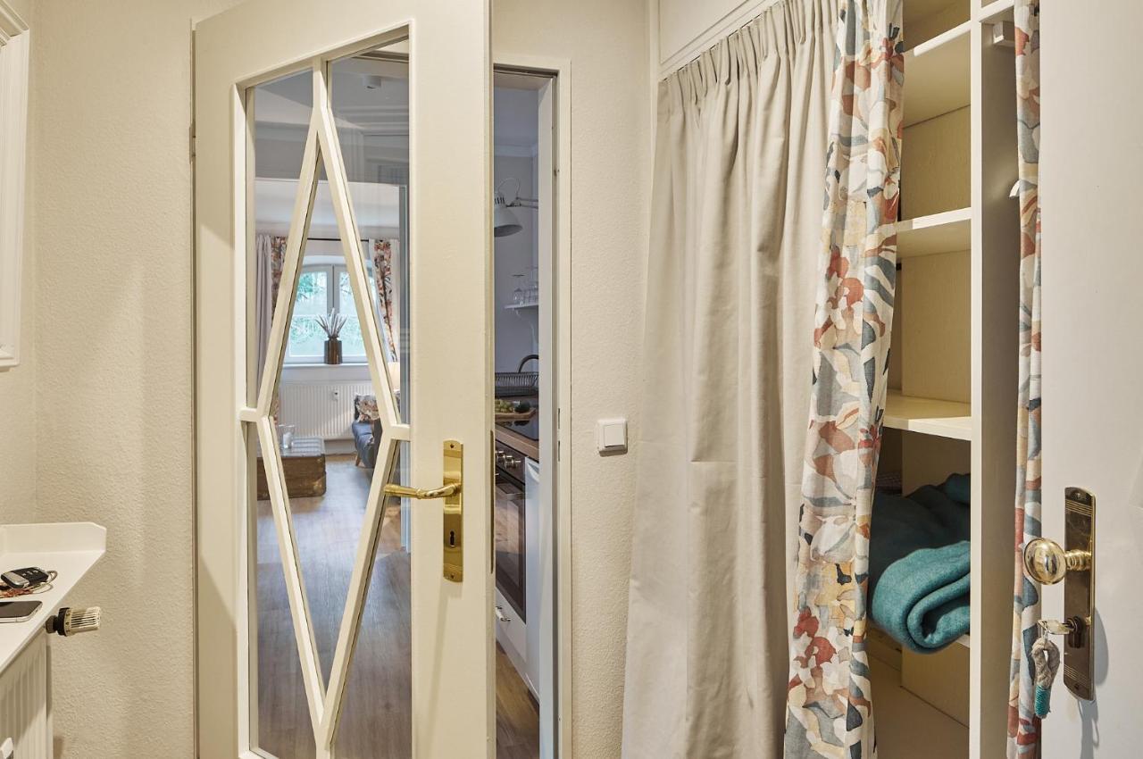Gut Hohenstein - Platanenappartment Barkelsby Екстериор снимка